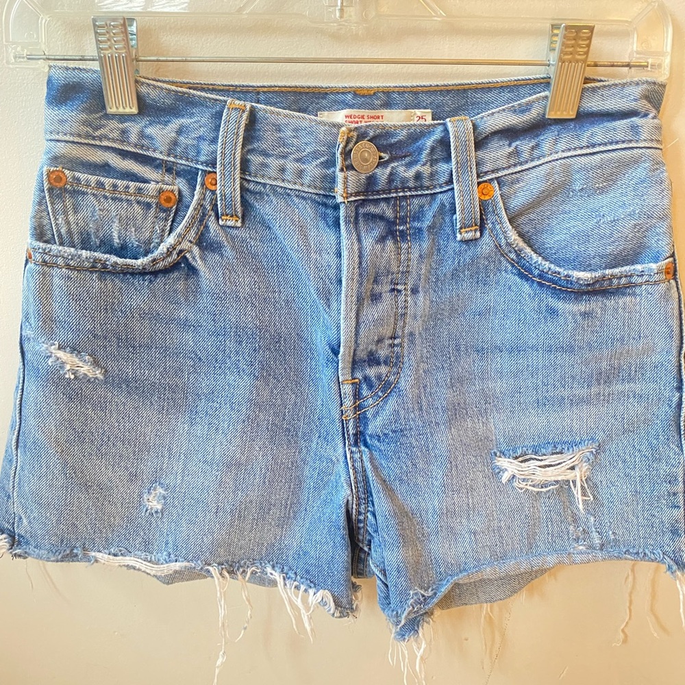 Levi’s WEDGIE shorts Petite